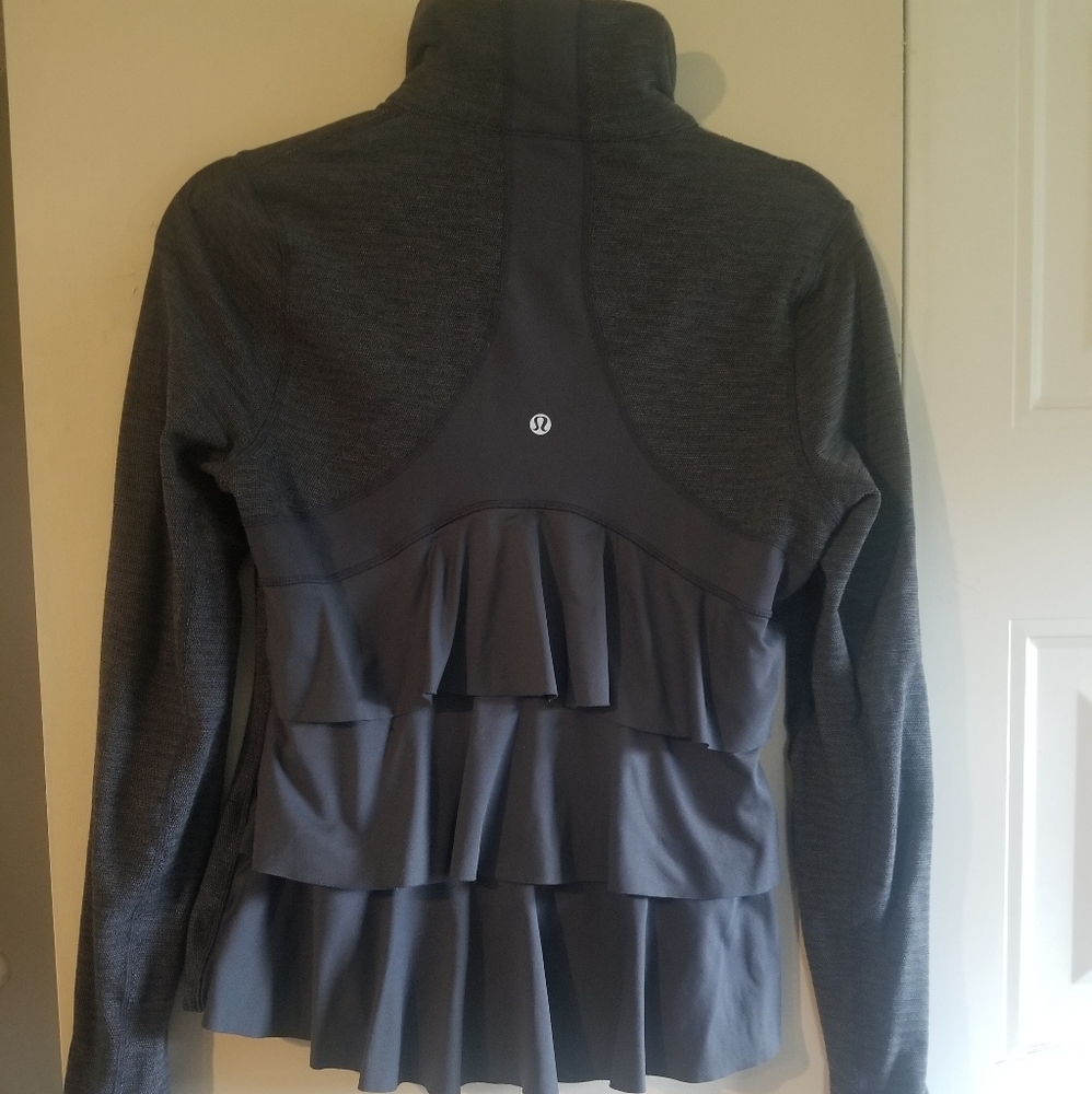 Lululemon Ruffle  Yogi Dance Jacket Gray Pique 6